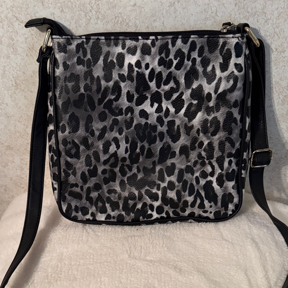 APT 9 Kohl’s Stylish Black and Gray Leopard Print Women's Bag - Picture 3 of 9
